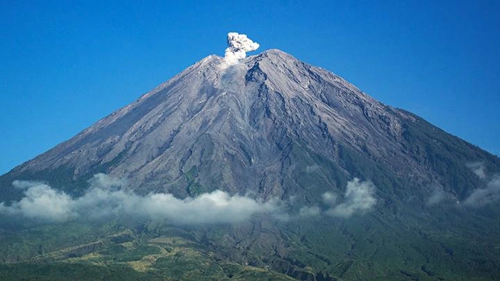 lokasi set-jetting gunung semeru