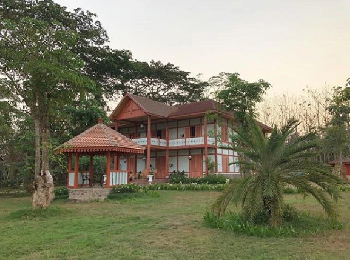 lokasi set-jetting rumah minke bumi manusia