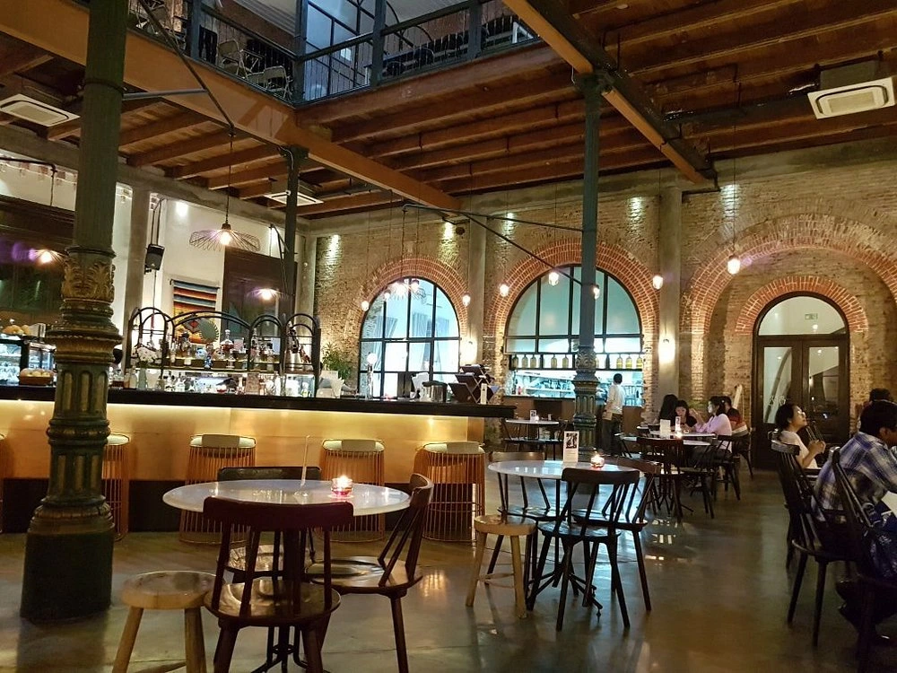 wisata kuliner legendaris semarang lama spiegel